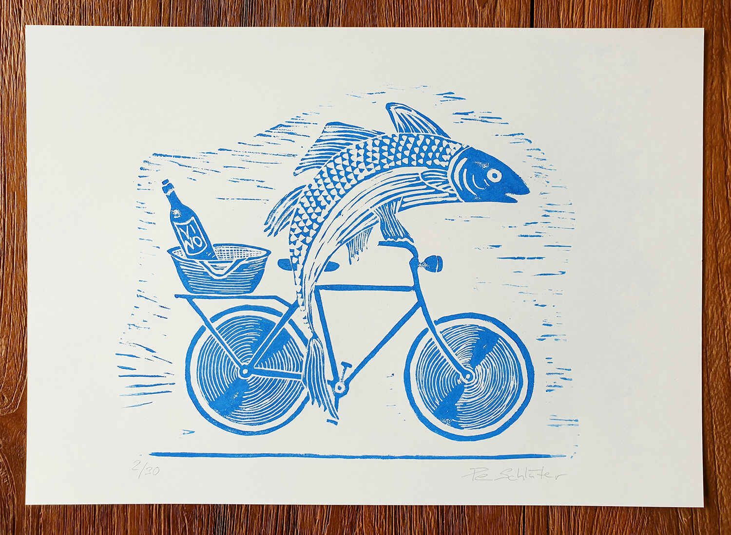 Fisch mit Fahrrad und Wein / Linoldruck (blau) DOS del MAR